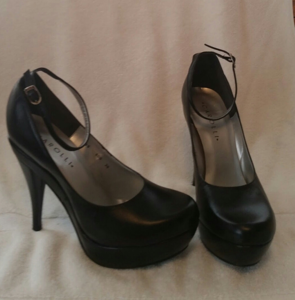 Black heels size 9 very good condition used only f